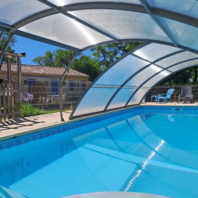 piscine gîte de lescurou