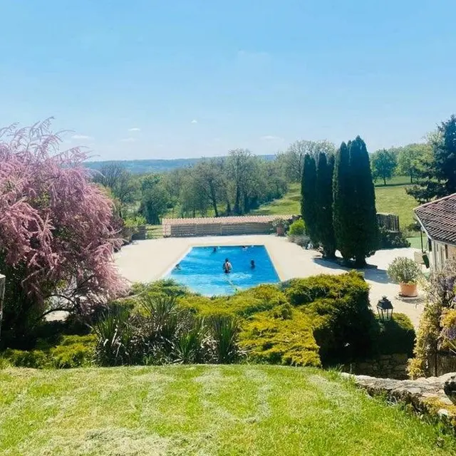 piscine rectangulaire et vue