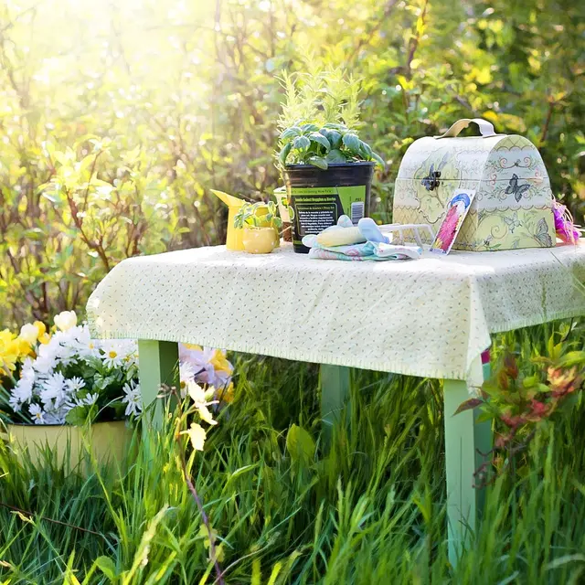 planting-780738_1280