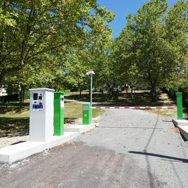 Camping de mon Village - Camping Car Park Castelnau-Montratier