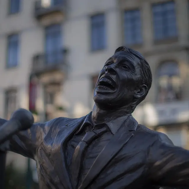 statue-3902418_1280