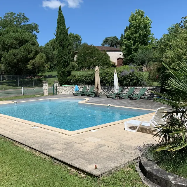 HLOAQU047V50BYUC_MOTHES DE BLANCHE_Piscine 2