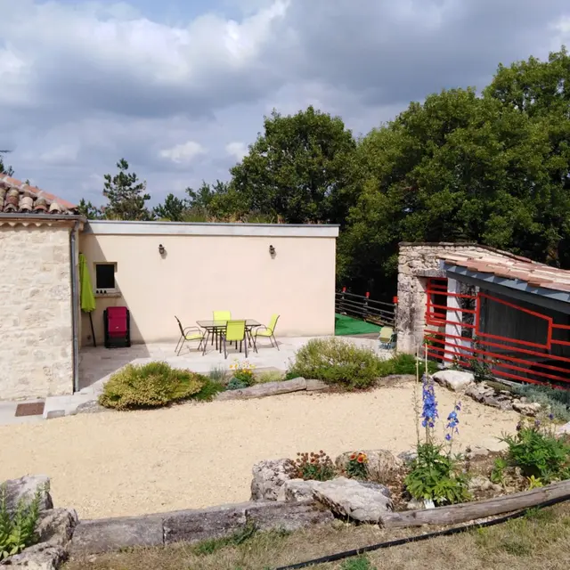 HLOAQU047V50DV6C_THEZAC_01