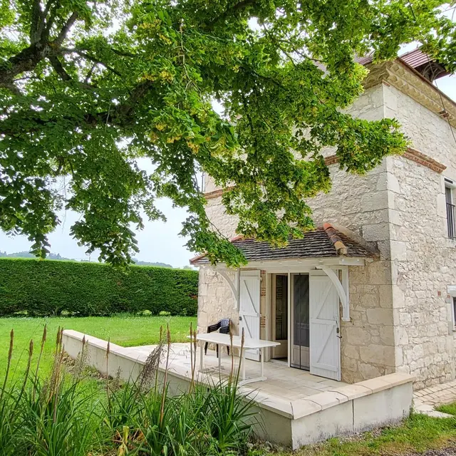 HLOAQU047V50LQMP_Penne_Domaine de Norpech_Le Pigeonnier_photo