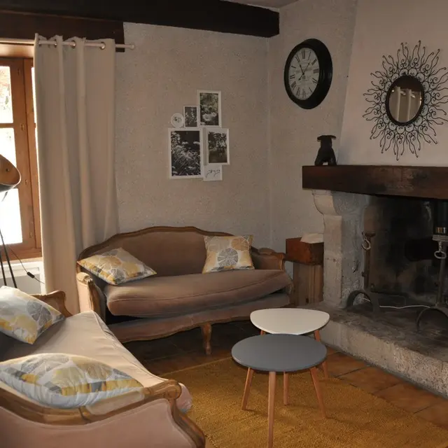 HLOAQU047V50FNBU_Penne_Gîte de Fleur_Salon