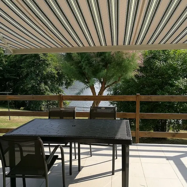 HLOAQU047V50B159_St Sylvestre_La Payssière_Therme_terrasse