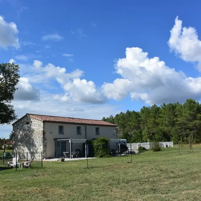 HLOAQU047V505V0B_Trémons_Clos d'Audet_Trémières_Deville_extérieur