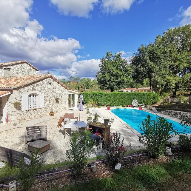 HLOAQU047V50IRQN_Fumel_Domaine des 3 cyprès_extérieur