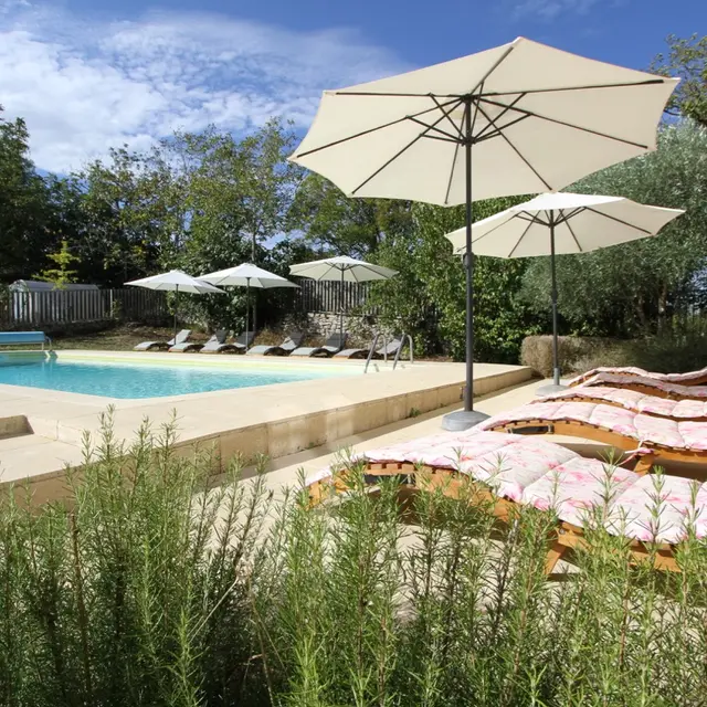 la grande piscine du Domaine