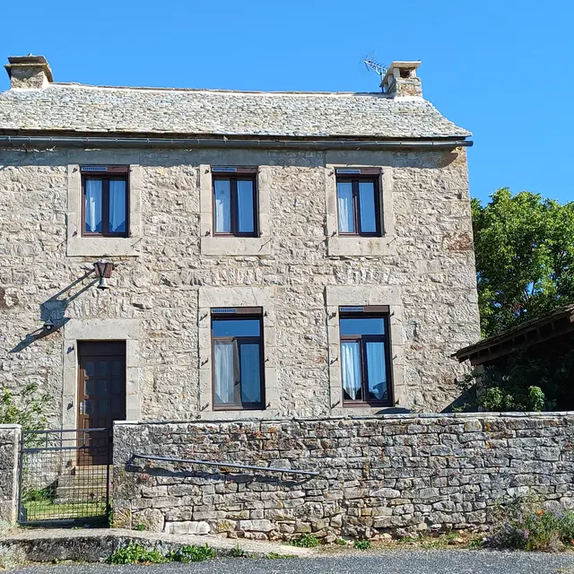 Gîte Les Lilas du Sauveterre à Recoules de l'Hom