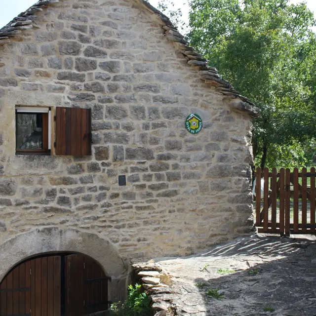 HLOLAR0480009242_01  Entrée du Gîte