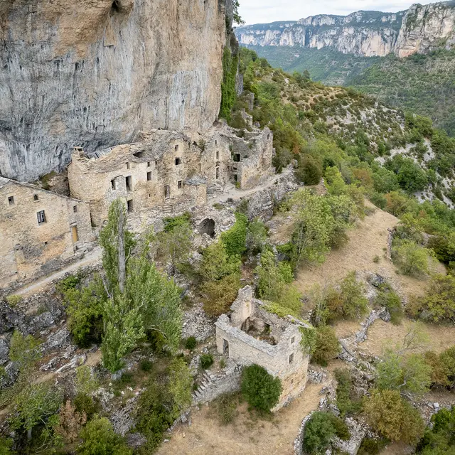 Village troglodytique de Saint-Marcellin._1