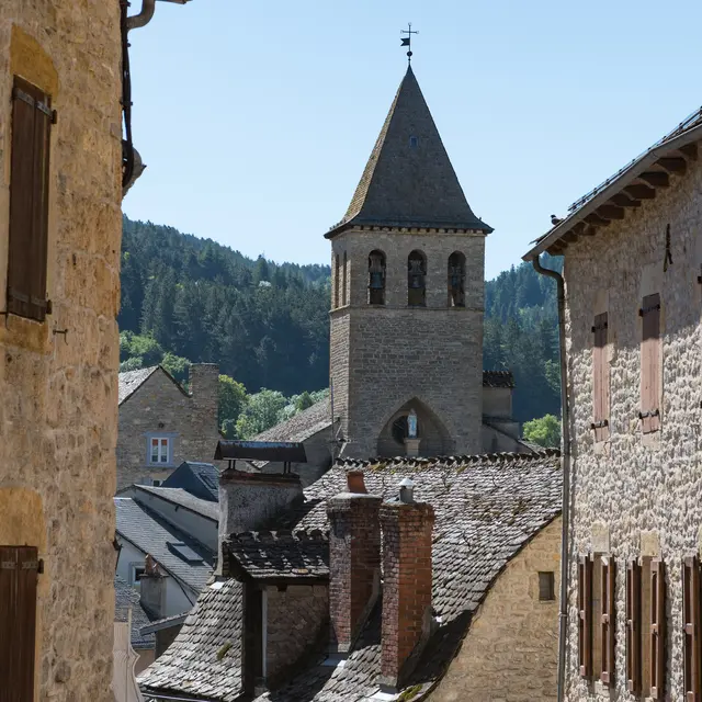 Rue de Chanac et son église_1