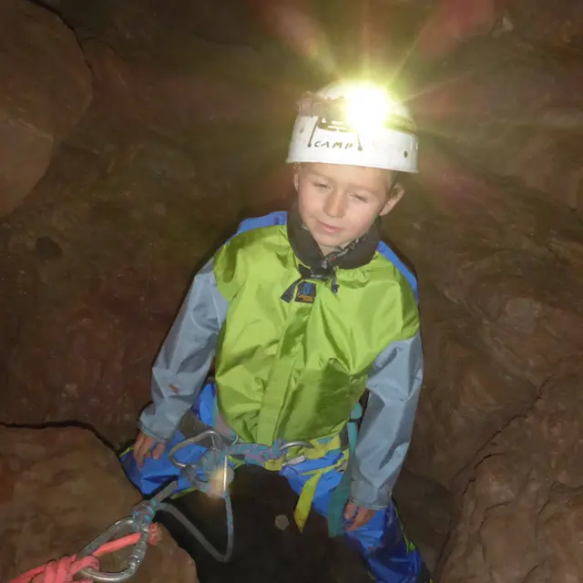 grotte-famille-occitanie