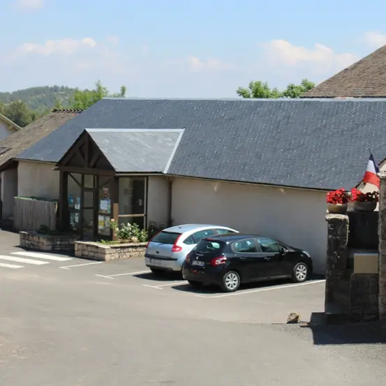 Salle des fêtes de st georges de lévéjac