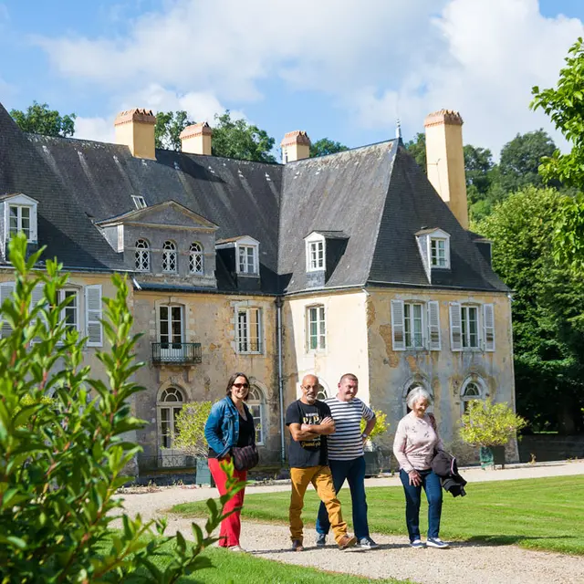 Chateau-de-Dobert à Avoise - Vue extérieure