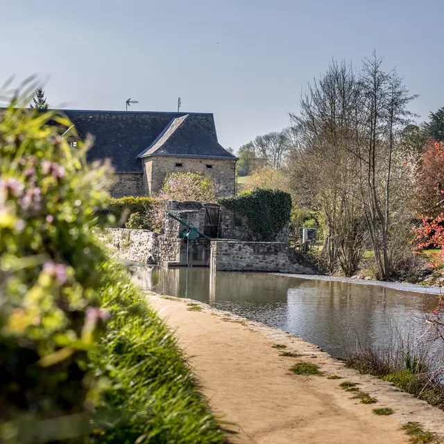 Sentier des Dames © Fabien Chéré - OT de Sainte-Suzanne les Coëvrons
