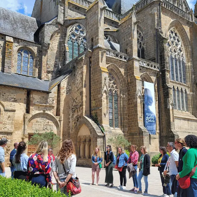 Visite guidée de la Basilique d'Évron en Mayenne