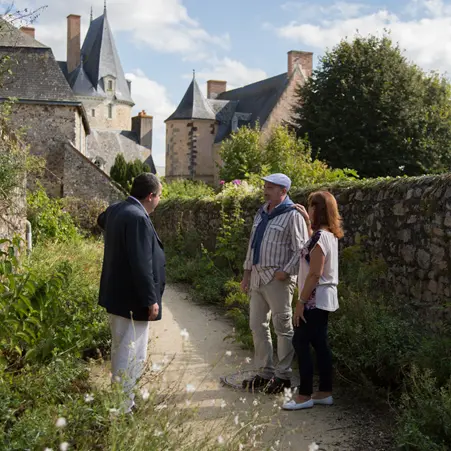 Visite_guidee_Sainte_Suzanne