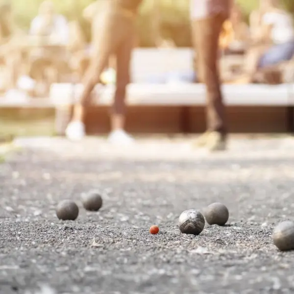 construire-un-terrain-de-petanque-chez-soi-mode-d-emploi