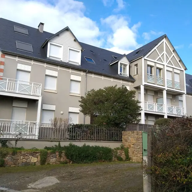0-carolles-meuble-duplex-avec-vue-sur-mer