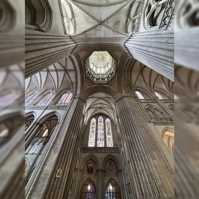 2024-07-01-Services-comminucation-Visite-guidee-cathedrale-Communication--4- (1)