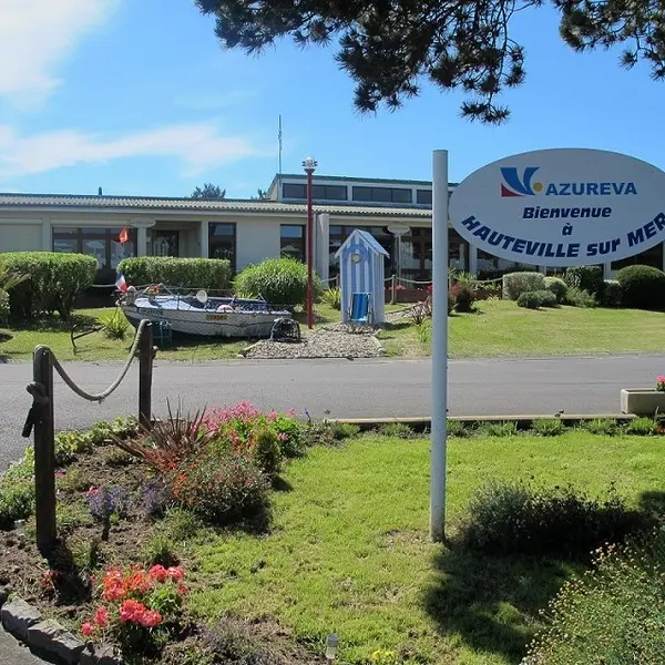 AZUREVA-Hauteville-sur-mer-3