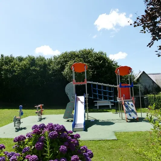 Aire de jeux ver salle des fetes (1)