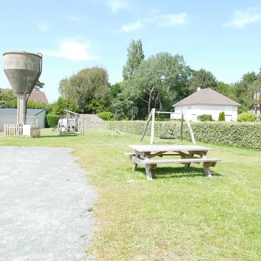 Aire de pique nique derrière OT Blainville (1)