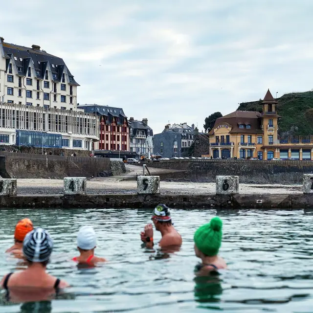 Bain_en_eau_froide_avec_l_association__Au_Bain_quotidien_-credit-OTGTM-Lea_GUILLOTTE-37859