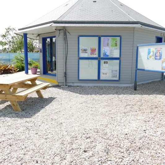 Blainville sur mer Aire de pique nique devant BIT
