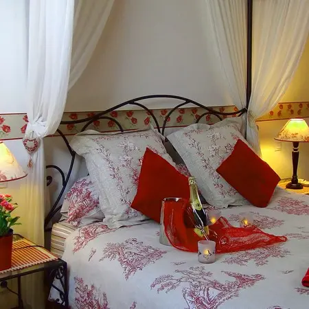 Chambre dhotes la vendelee raymond thierry clos des tilleuls chambre baldaquin (1)