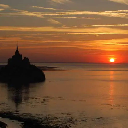 Coucher de soleil au Mont©Didier Hulin Instructeur U.L.M Aérodrome d'Avranches