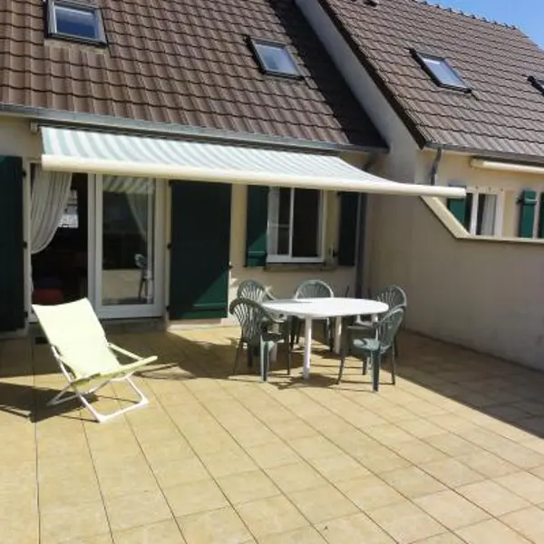 H8198-saint-martin-de-brehal-1