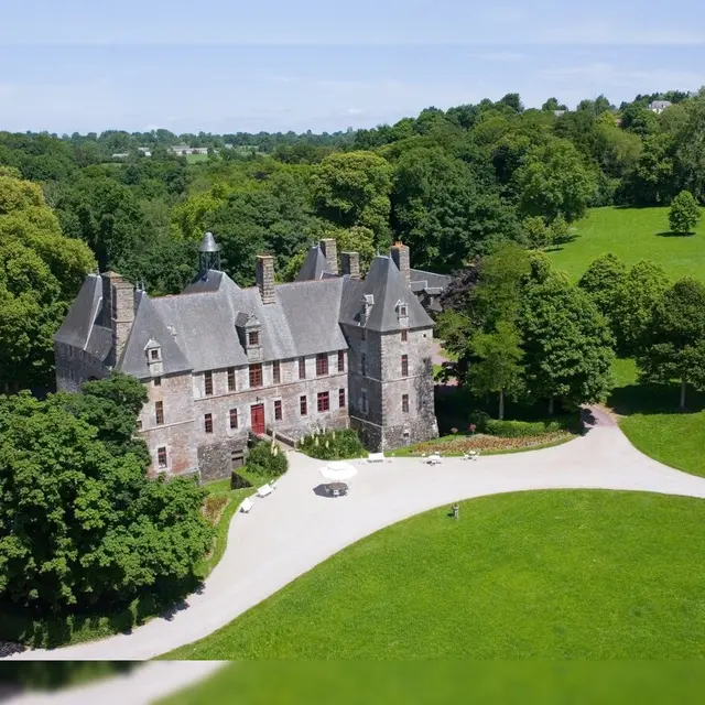 Le chateau - Archives Pontigny-Cerisy (1)*