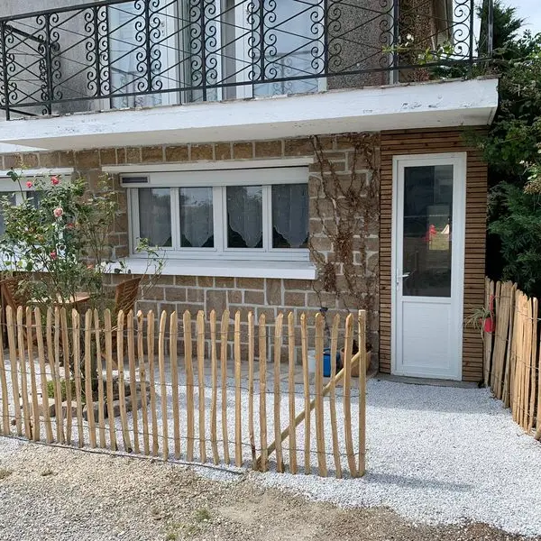 breville-sur-mer-gite-familial-la-bellevue-0