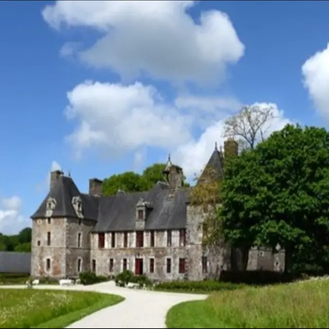 chateau-de-cerisy-la-salle-eric-quesnel--6- (2) (1)