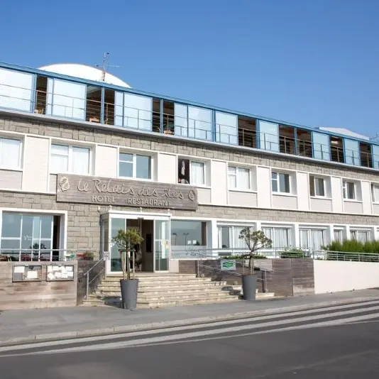 coudeville-sur-mer-hotel-restaurant-le-relais-des-iles-1