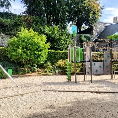 equipements de loisirs coutances aire de jeux jardin des plantes (3)