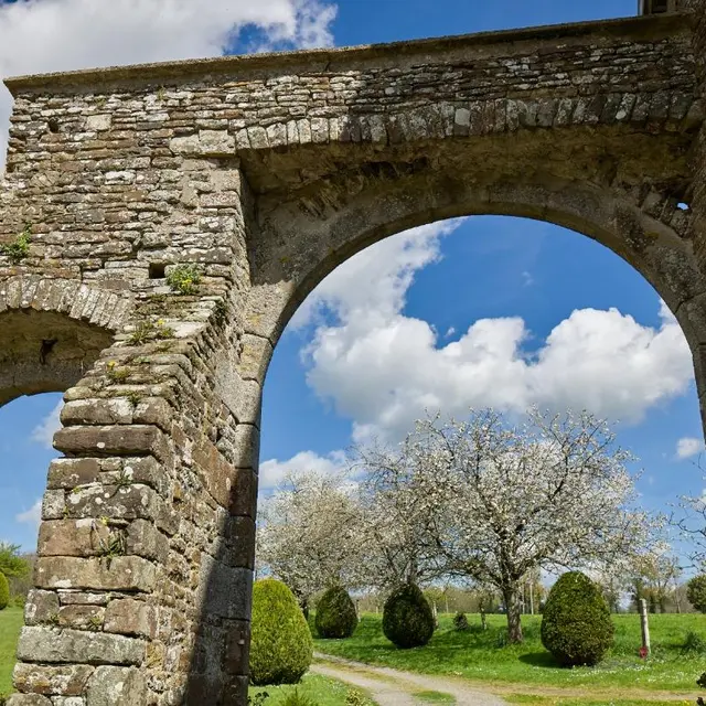 folligny-meuble-manoir-de-la-besliere-maree-basse-0
