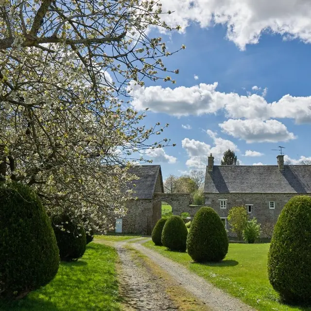 folligny-meuble-manoir-de-la-besliere-maree-basse-1