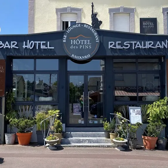 hotel-des-pins-jullouville-0