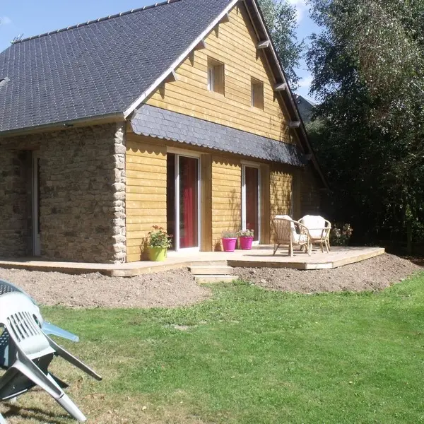 notre-dame-de-cenilly-meuble-perron (1)