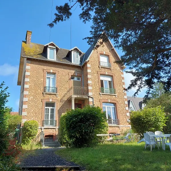 saint-pair-sur-mer-meuble-le-jardin-0