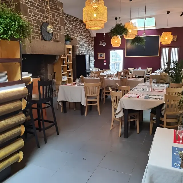 salle restaurant étape en foret 2021 800x600