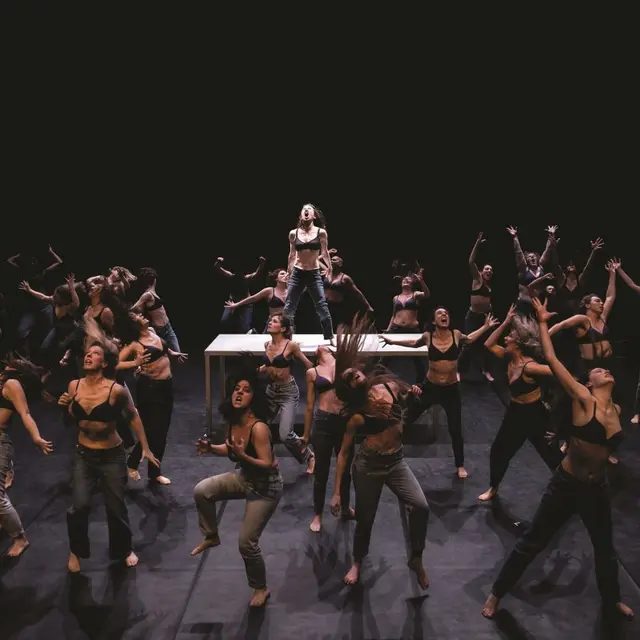 danse-les-memoires-d-une-seigneure