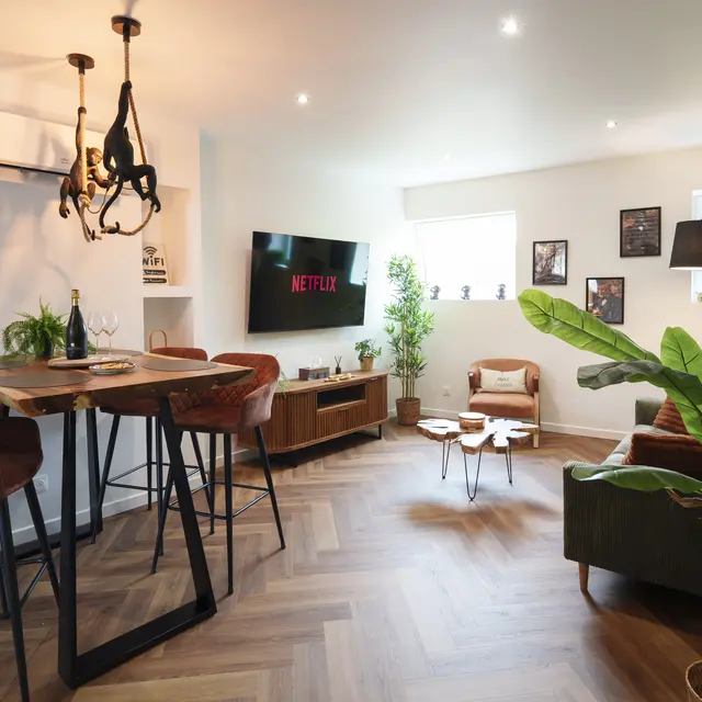 Salon ouvert sur la cuisine