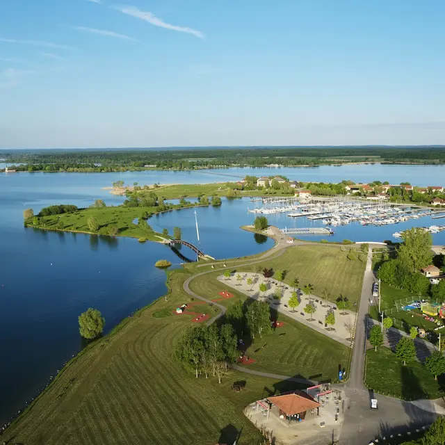 LAC DU DER