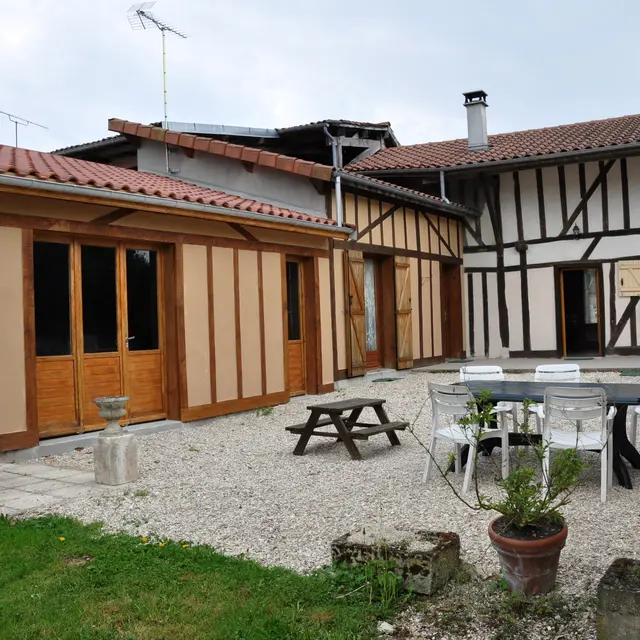 Gite Le Courlis à Outines - Propriété à pans de bois