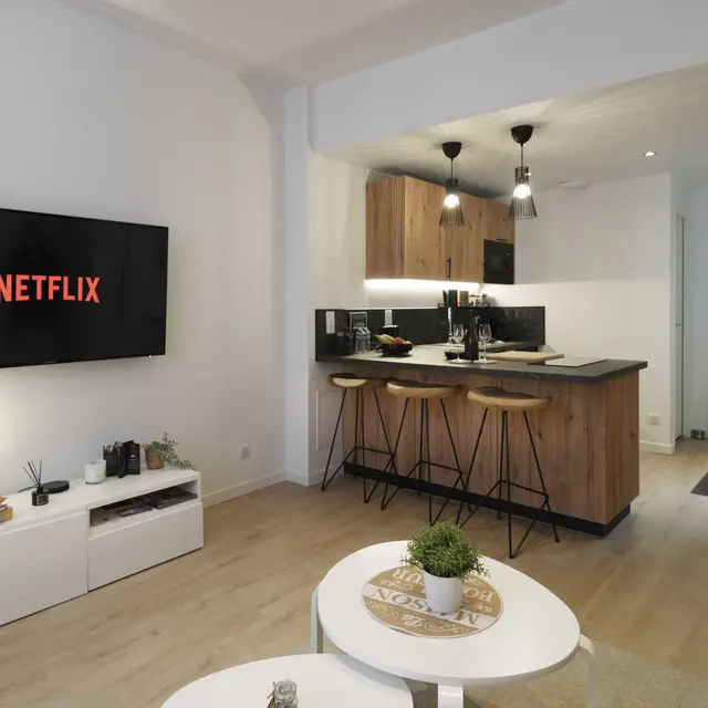 Salon ouvert sur la cuisine